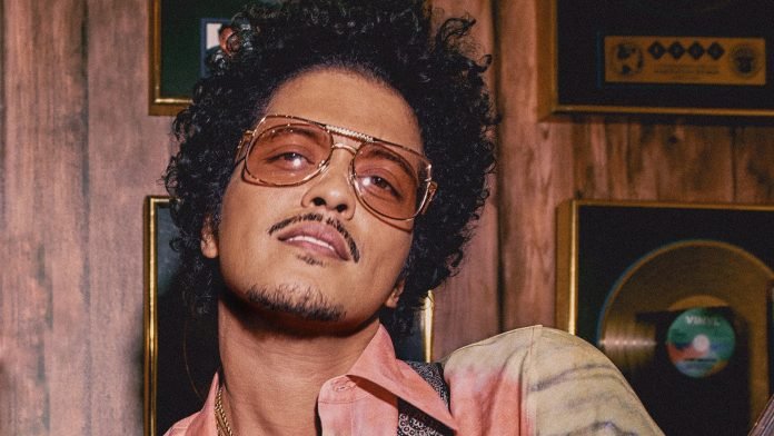 bruno-mars-0521-coverpage-1-696x392.jpg